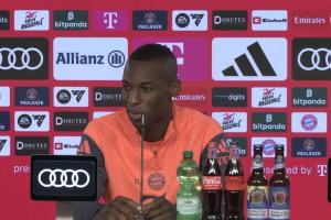 体面！杰克逊：赫内斯是传奇 我很尊重他，我只专注于帮球队赢球